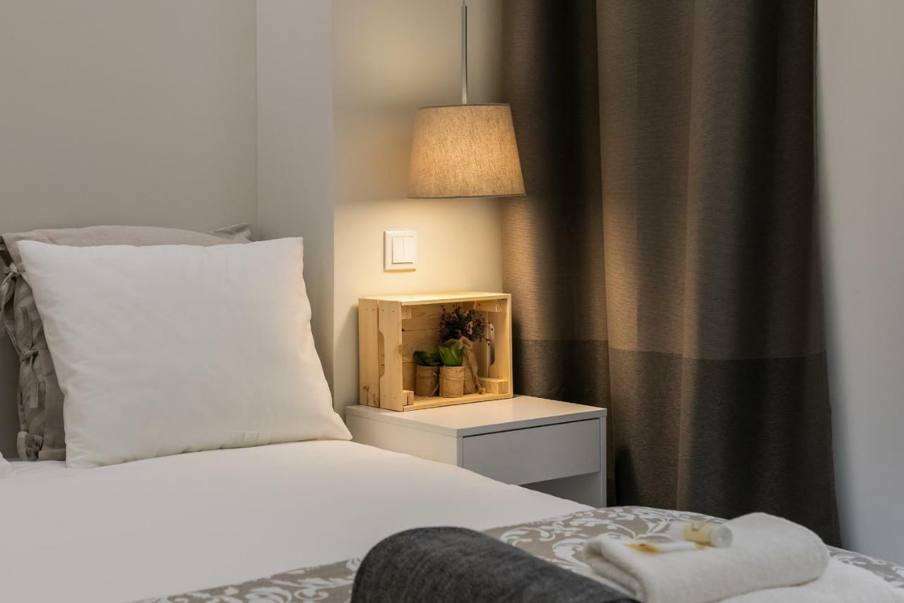Oportments - Oliveiras Apartment Porto Luaran gambar